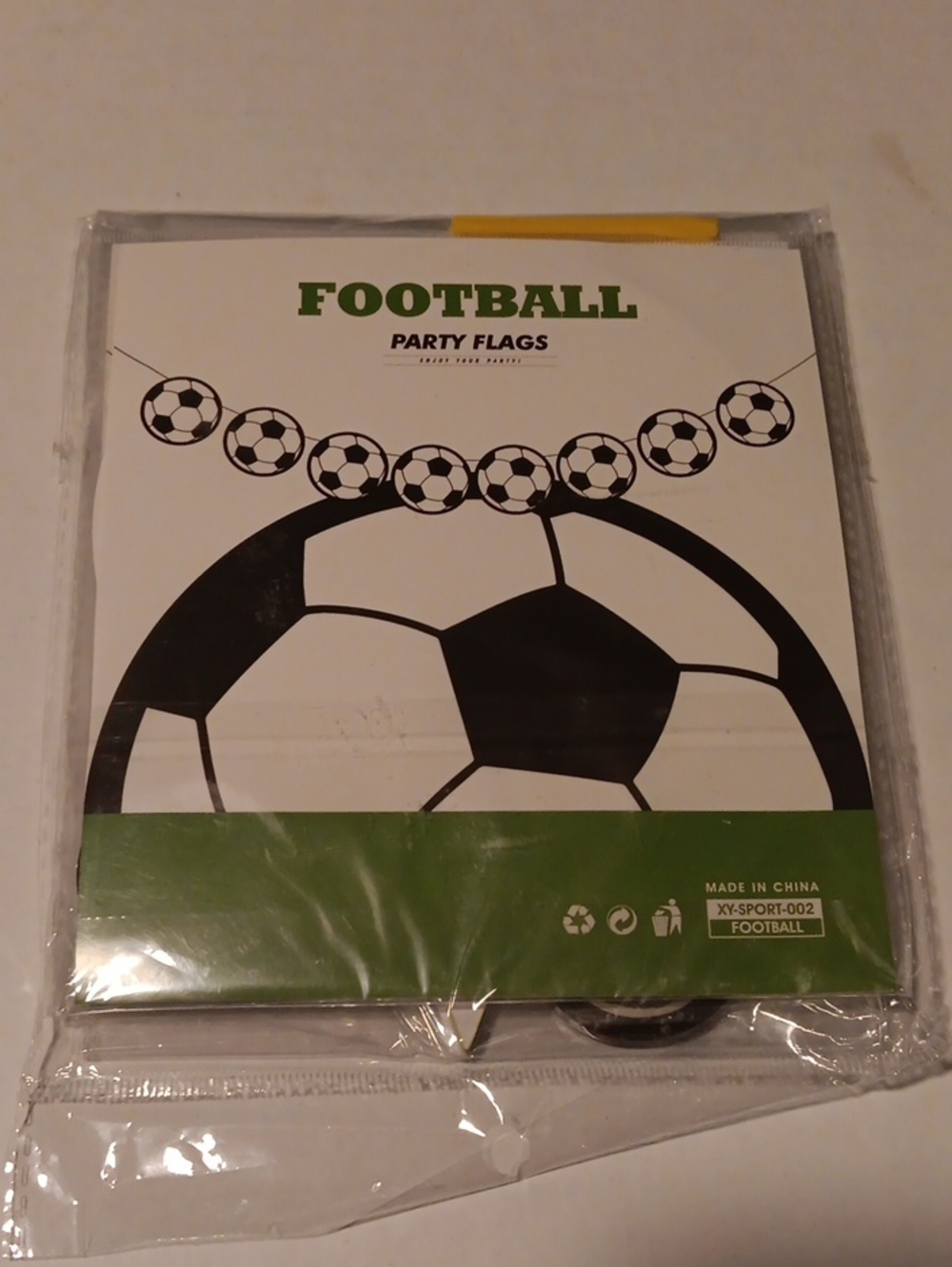 FOOTBALLl PARTY FLAGS BANNER - GREEN/BLACK-